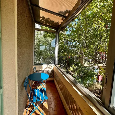 Lattre A Parking Et Terrasse