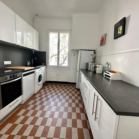 Lattre A Parking Et Terrasse Daire Fréjus
